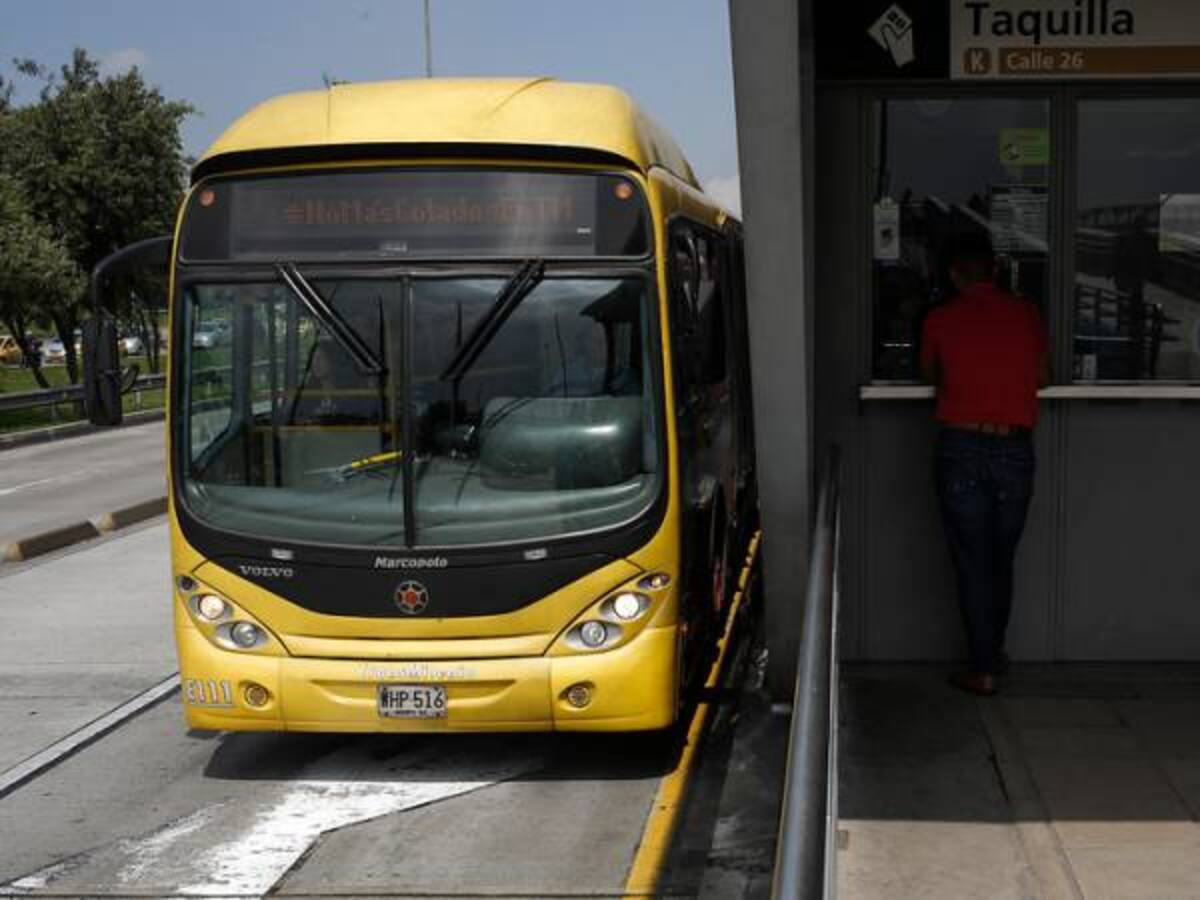 Capturan tres venezolanos robando celulares en Transmilenio