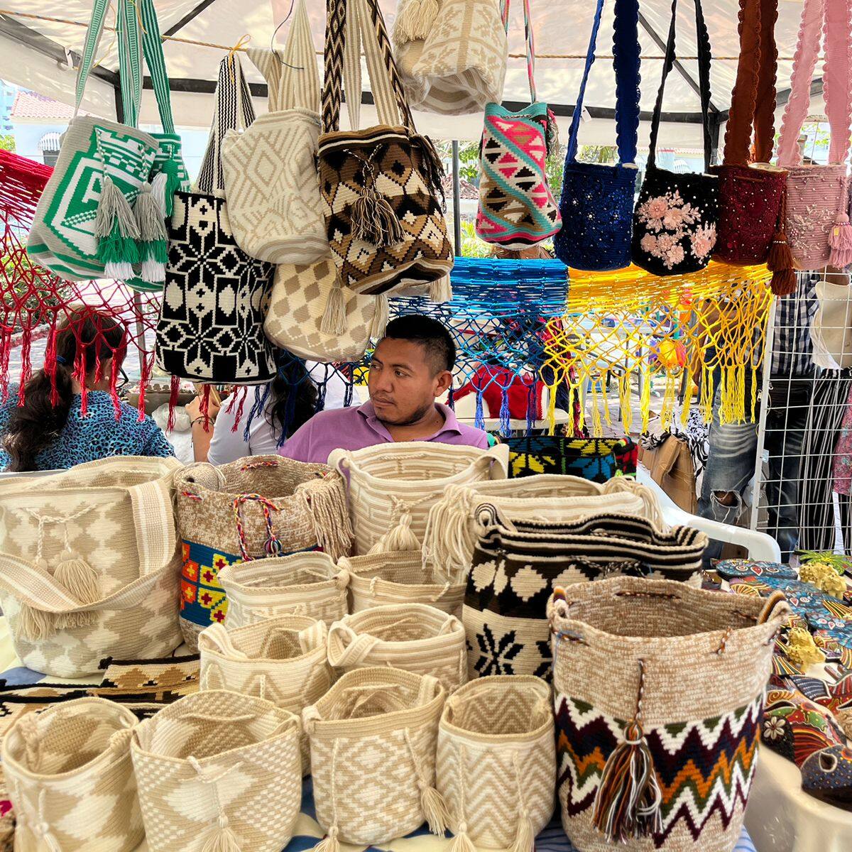 Feria de la Playa en Bocagrande reúne a 23 comerciantes de Cartagena