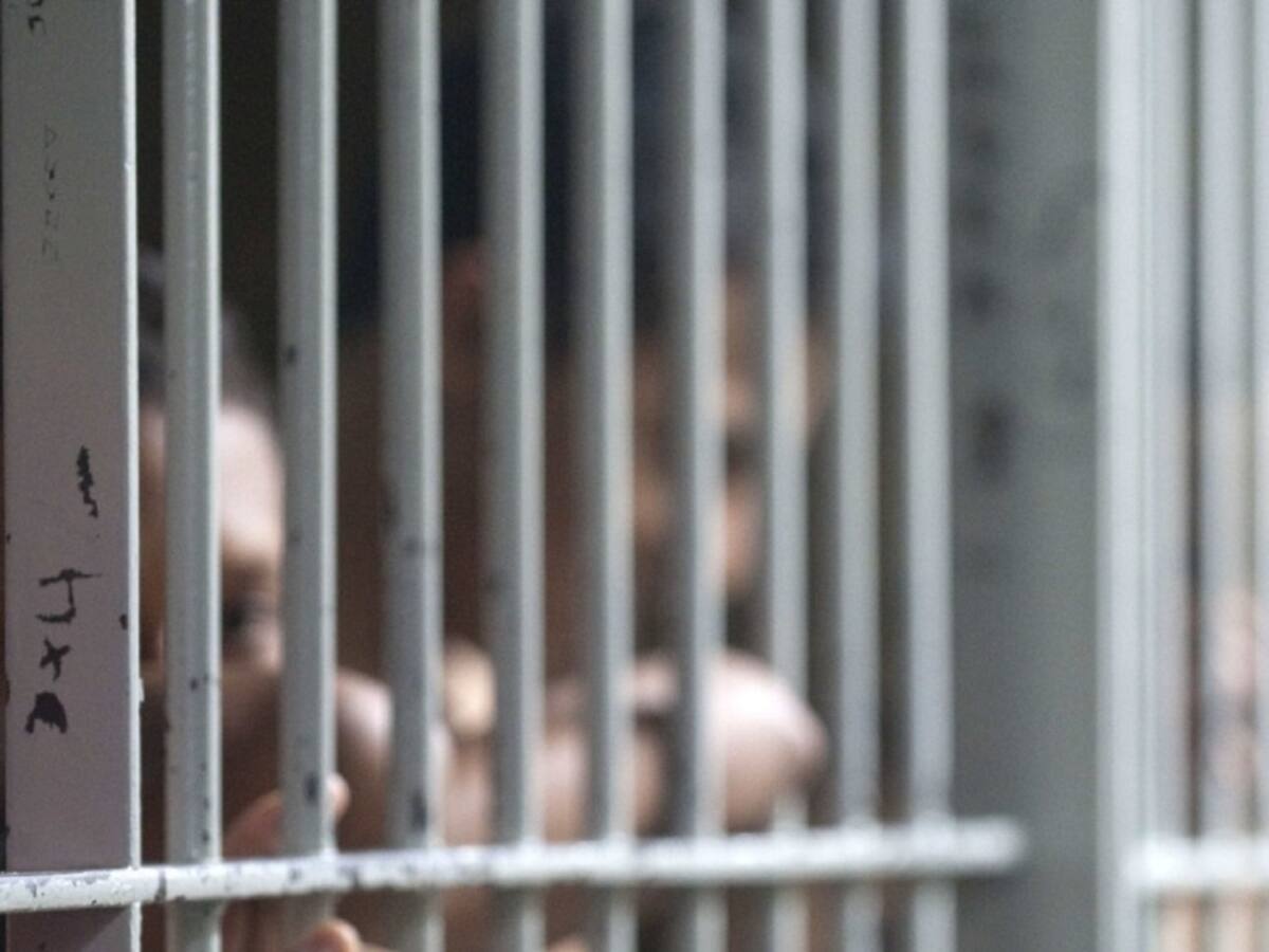 Familiares de internos reclaman derechos para iniciar visitas
