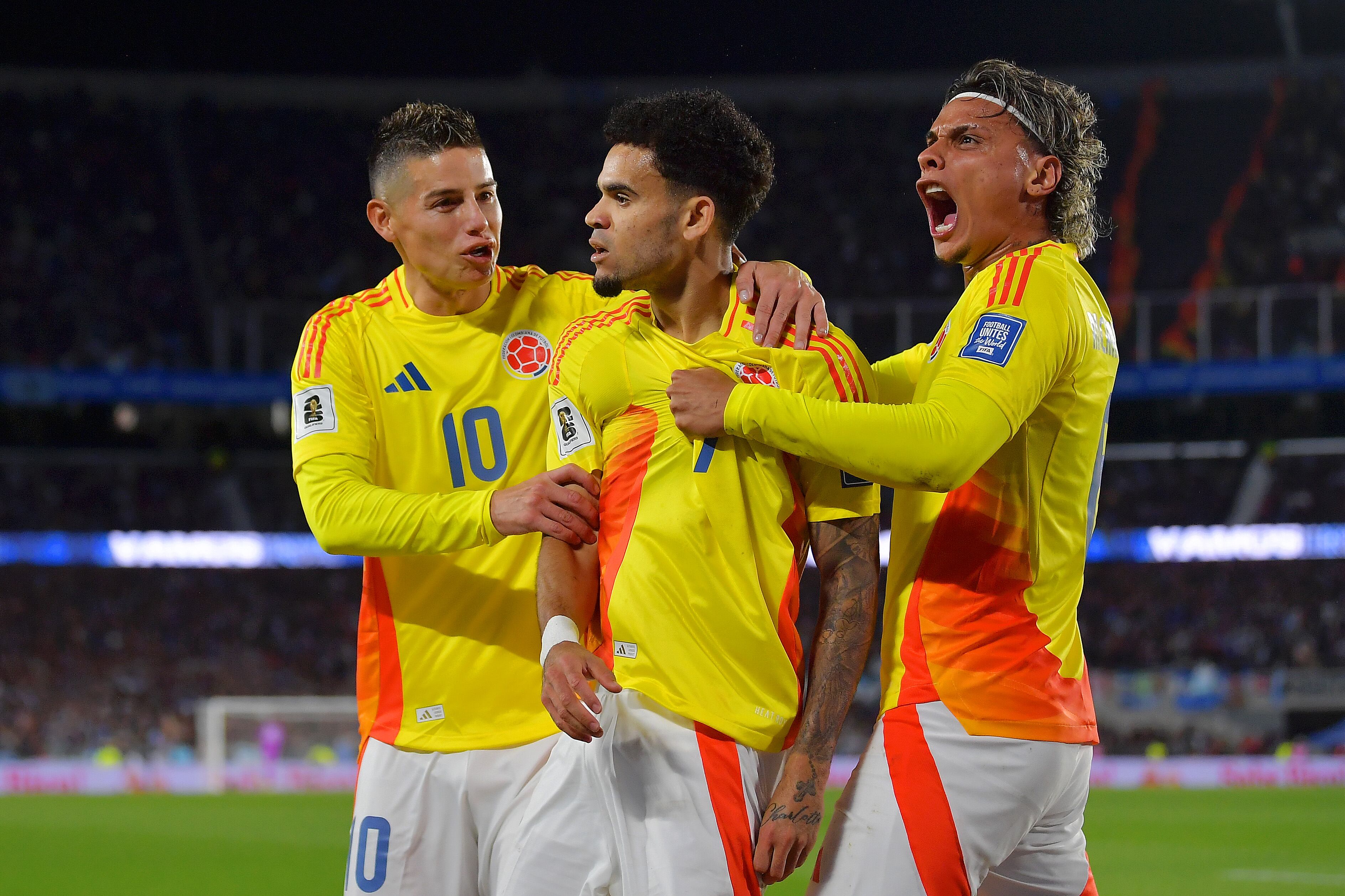 Luis Díaz, James Rodríguez y Richard Ríos de Selección Colombia / Getty Images.