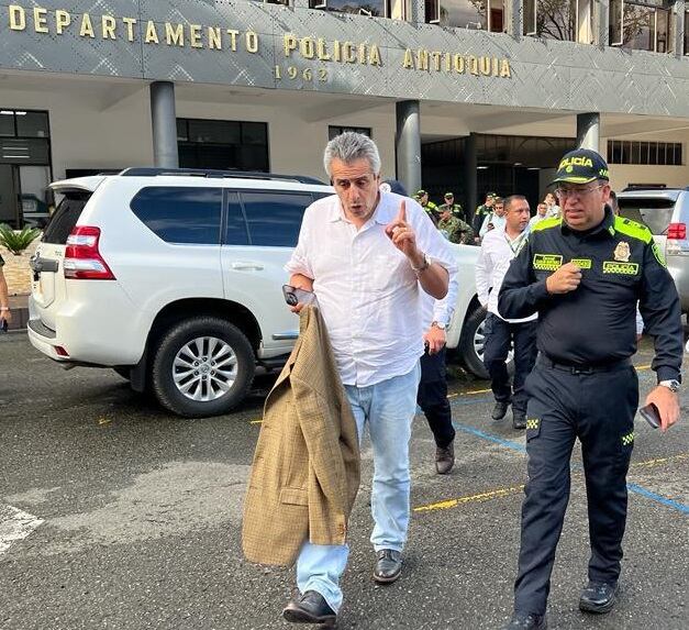 Ministro del Interior en Antioquia- foto policía Antioquia