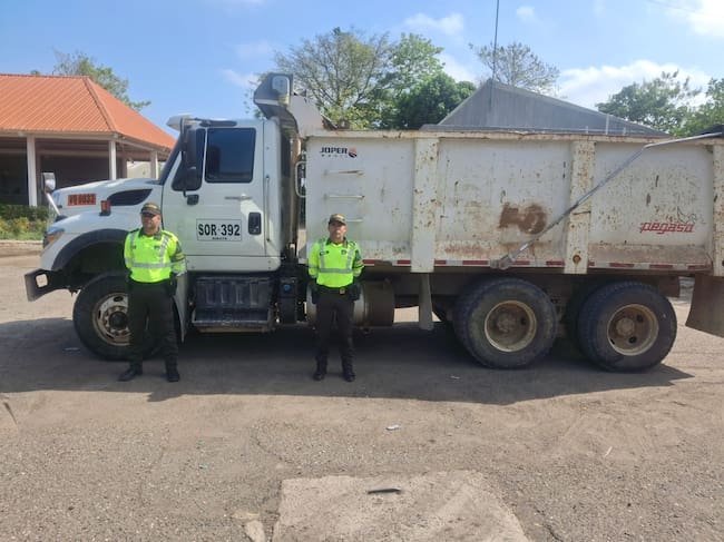Policía recupera volqueta hurtada en Bolívar. // Policía de Tránsito