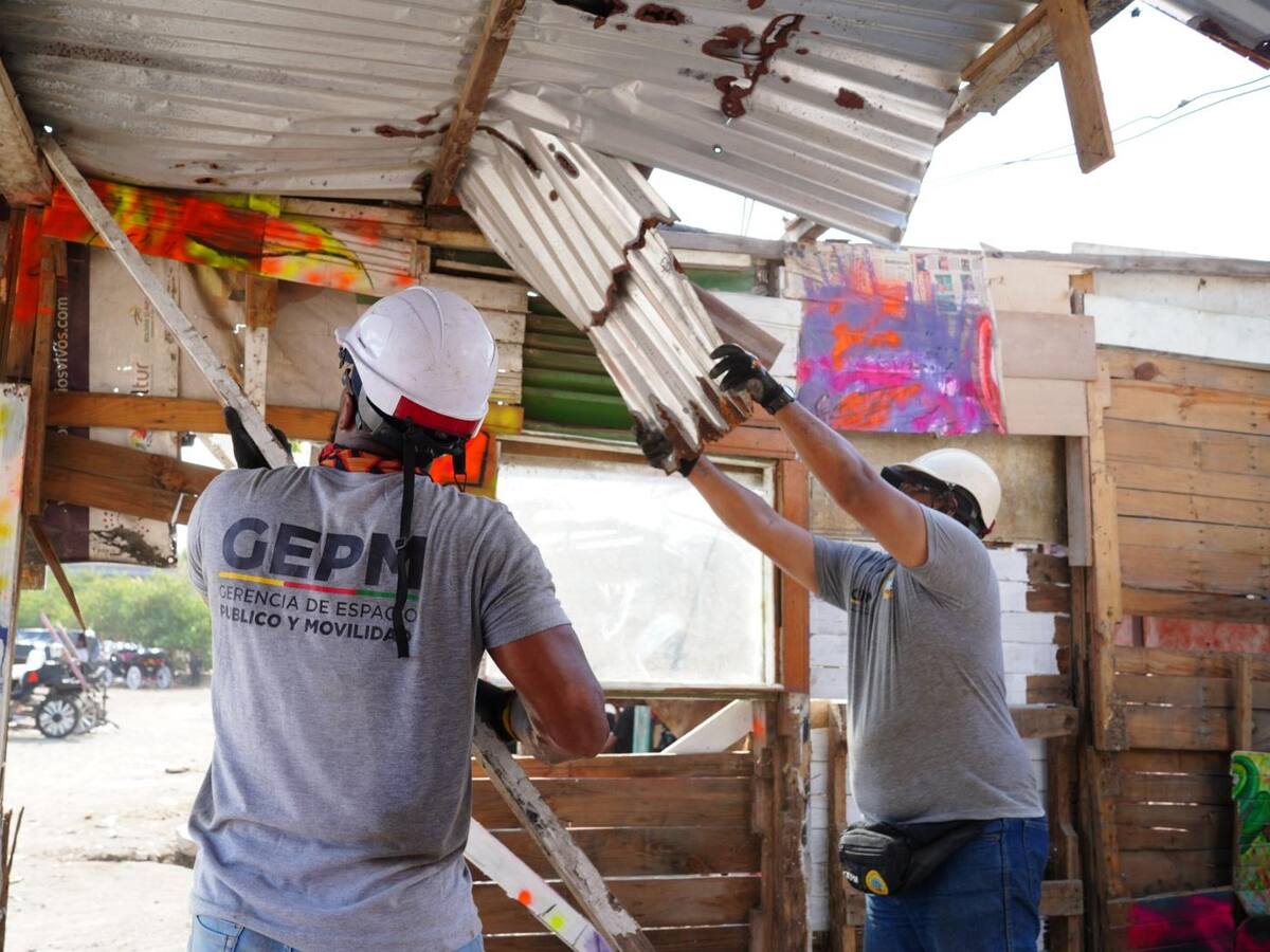 Suspenden desalojo de negocios en Chambacú: distrito pide investigar presunto fraude procesal