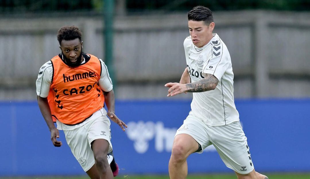 James Rodríguez en entrenamiento con el Everton