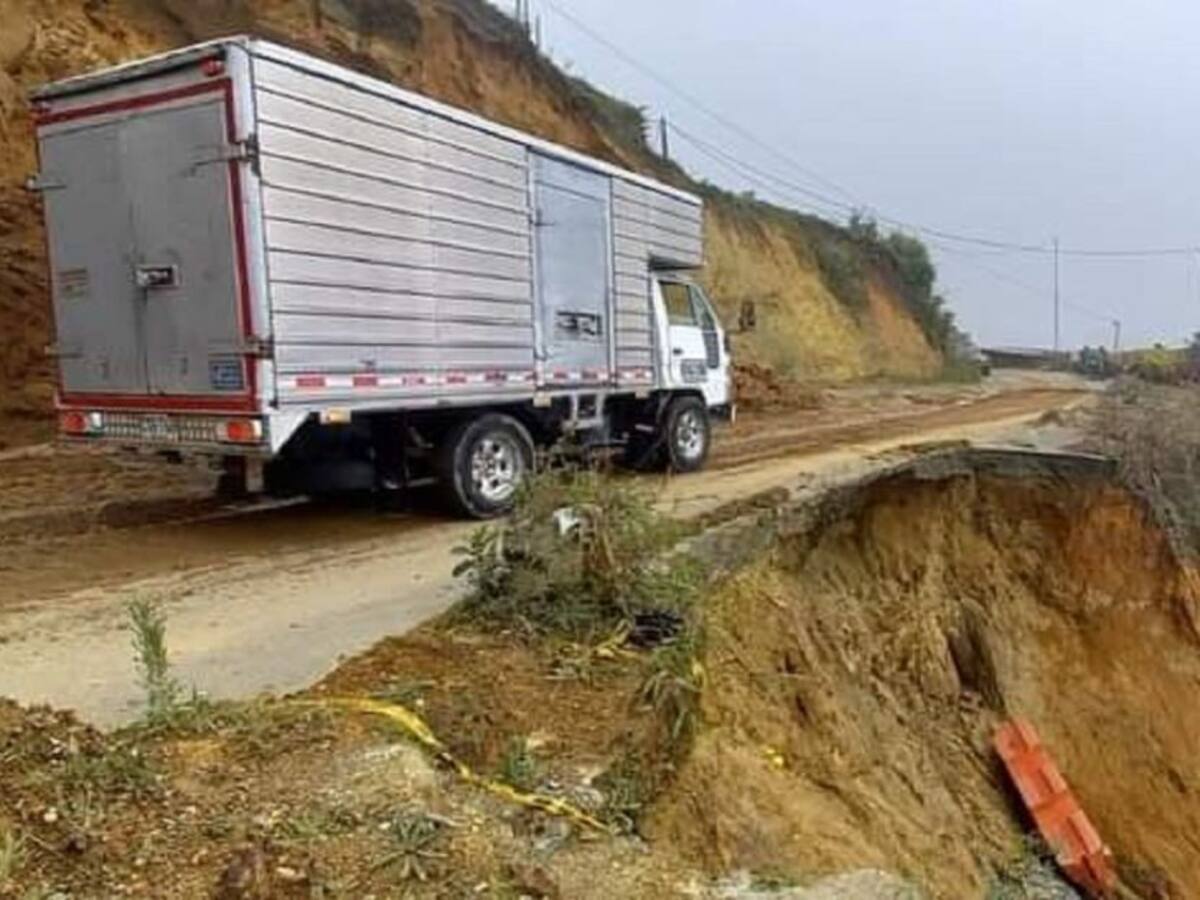 Vía Pácora - Aguadas cerrada por deslizamiento