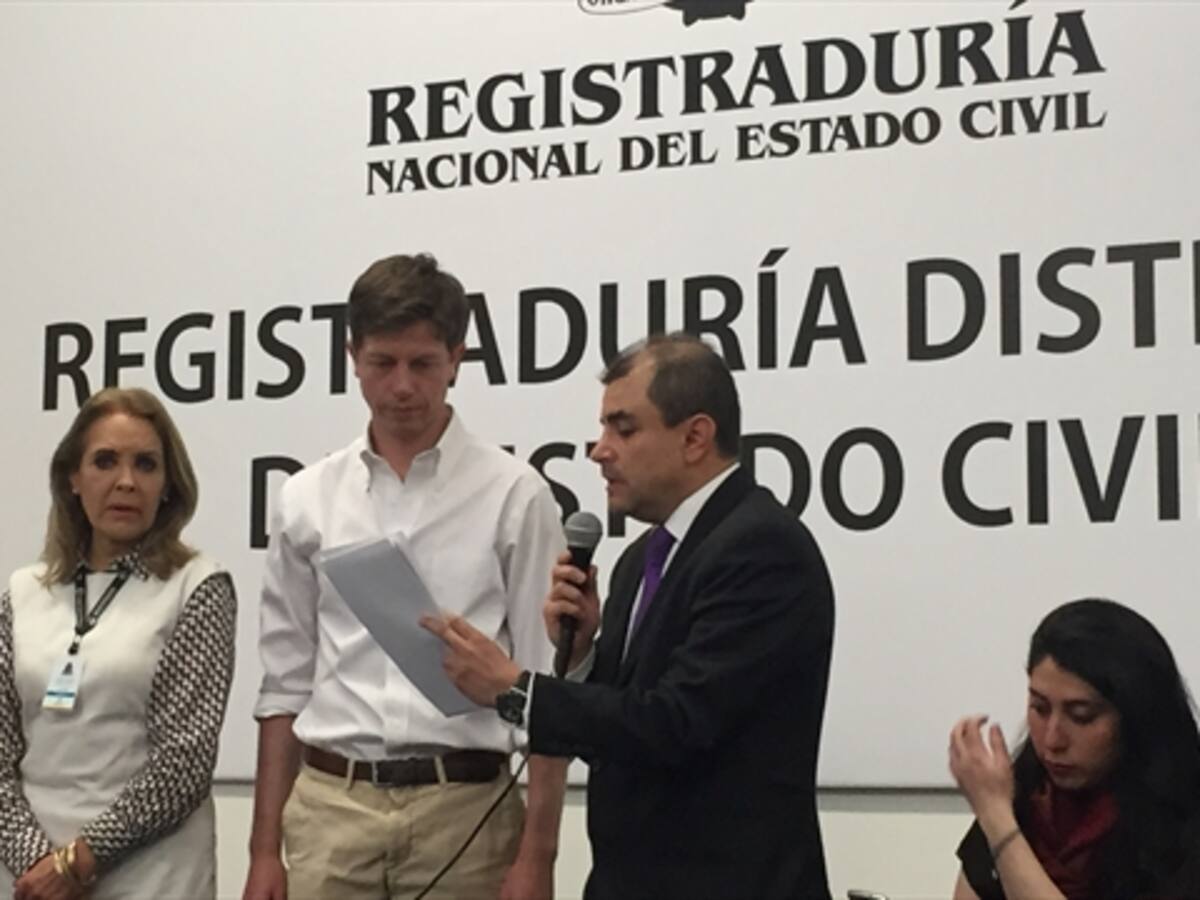 Por firmas se inscribió a la Alcaldía de Bogotá Daniel Raisbeck