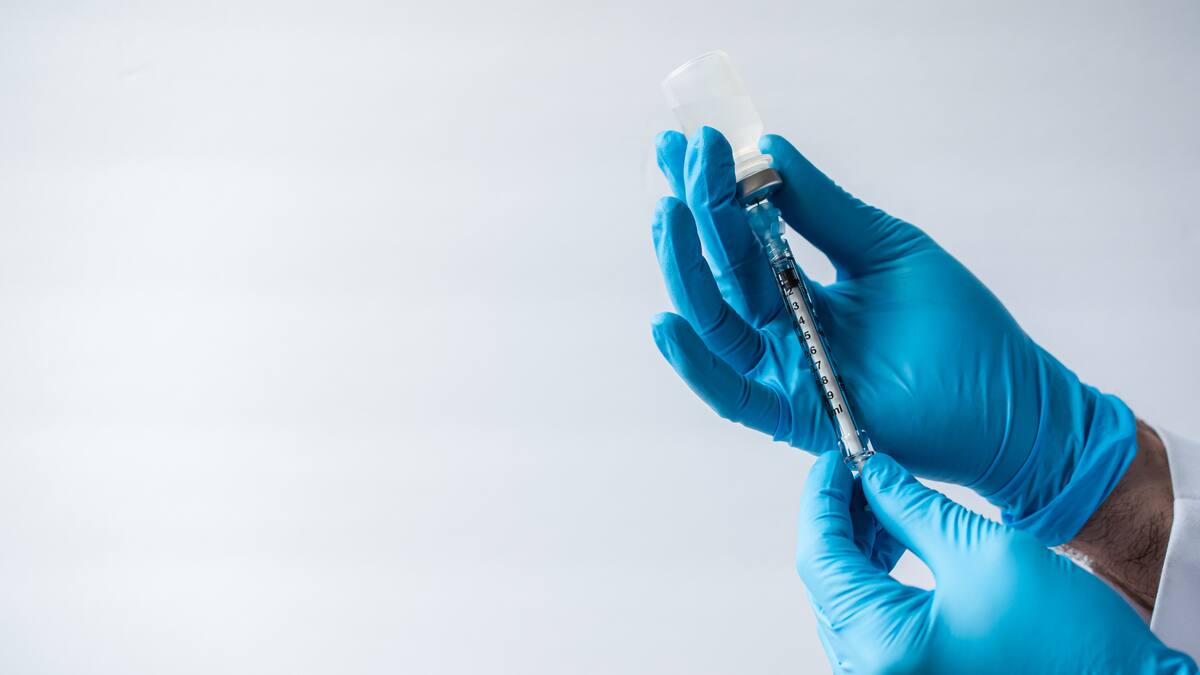 Vacuna contra el herpes zóster podría retrasar la demencia, según estudio