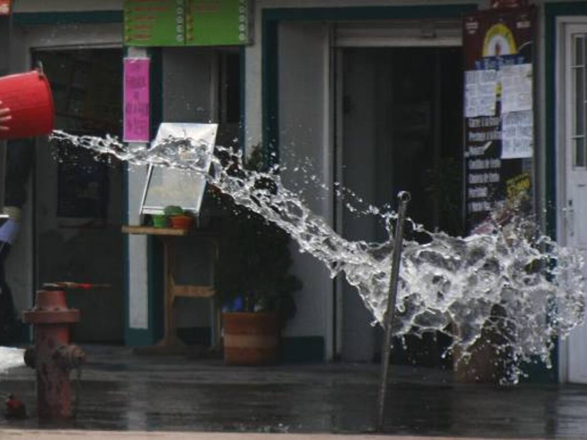 Inician operativos en Bogotá para controlar desperdicio de agua