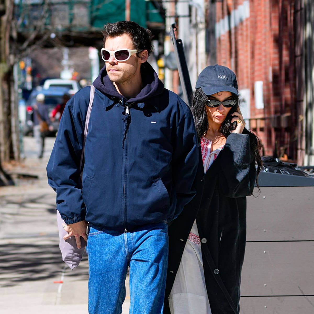 El cantautor inglés Harry Styles se compromete con la actriz Zoë Kravitz tras ocho meses de noviazgo