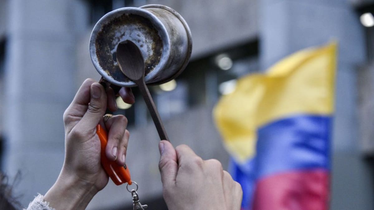 Convocan cacerolazo desde las casas contra incremento en tarifas de energía