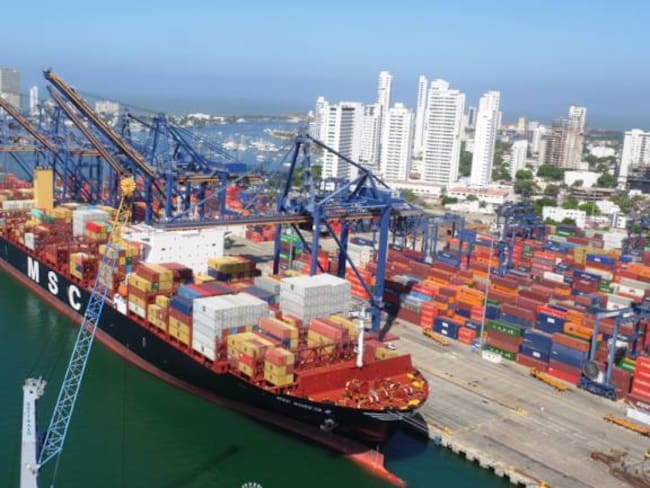 Gigante de más de 12.000 TEU llegó a Sociedad Portuaria de Cartagena