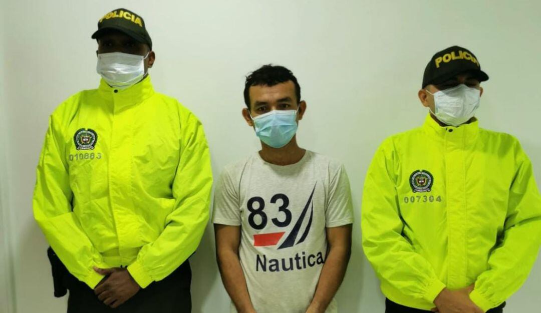 Un juez lo envió a la cárcel luego de la denuncia puesta por la madre de las menores a través de una carta que le escribió una de las niñas