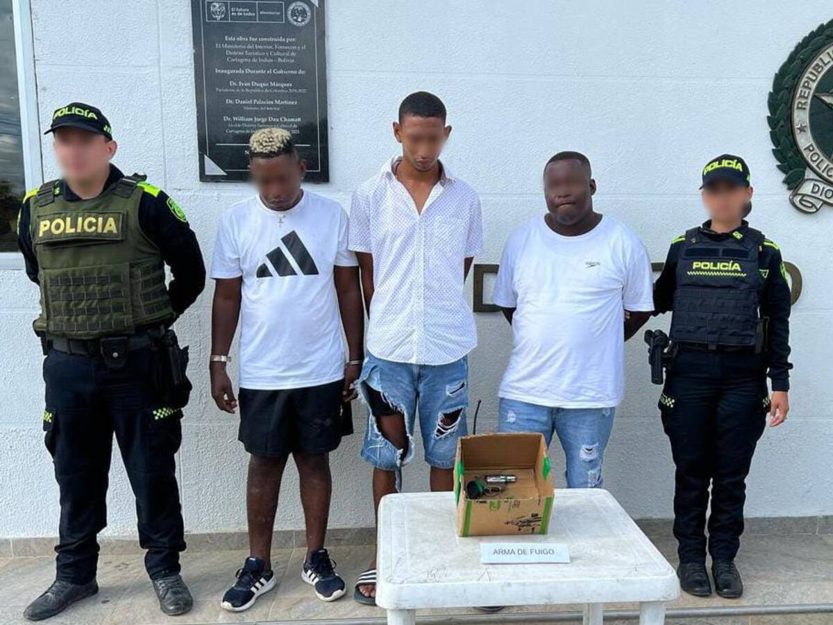 Policía capturó a tres hombres que iban armados a bordo de un taxi en Cartagena: ¿quiénes son?