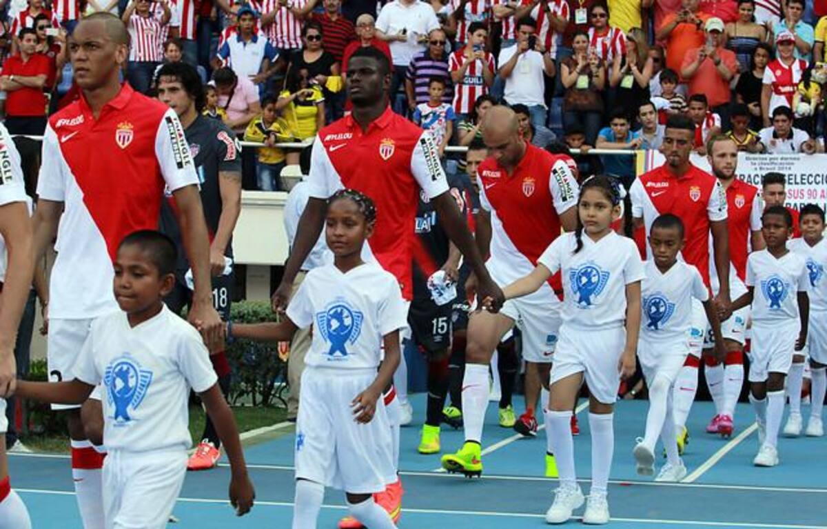 El encuentro de la Copa EuroAmericana resultó favorable al equipo del Principado, que con gol del búlgaro Dimitar Berbatov derrotó a Junior Metropolitano de Barranquilla.