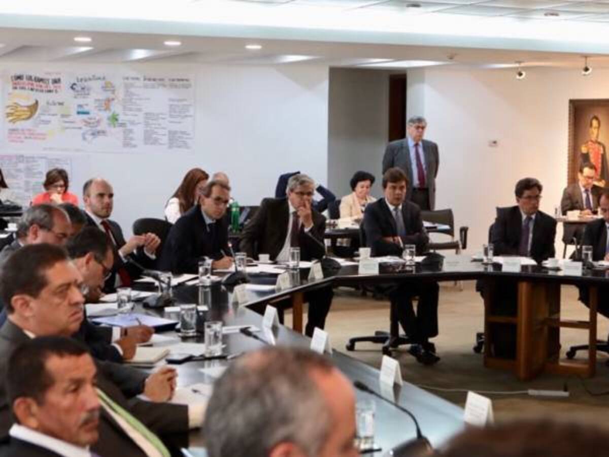 Gobierno anuncia $100.000 millones para subsanar crisis del café