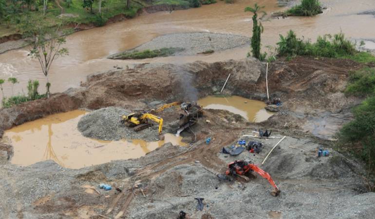 Desde la Corporación Autónoma Regional del Quindío también rechazaron estos permisos de exploración
