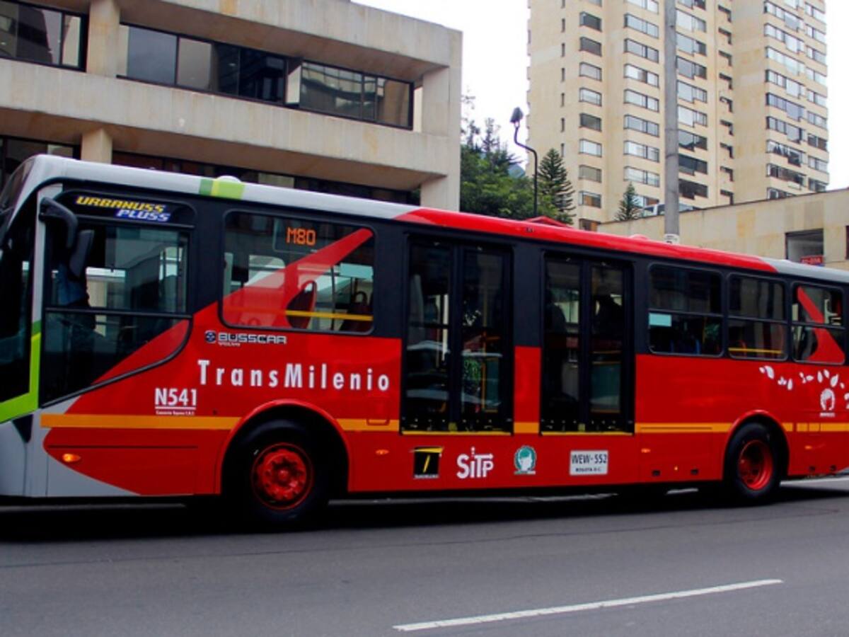 Ya son 50 buses híbridos nuevos para el servicio de alimentadores en Bogotá