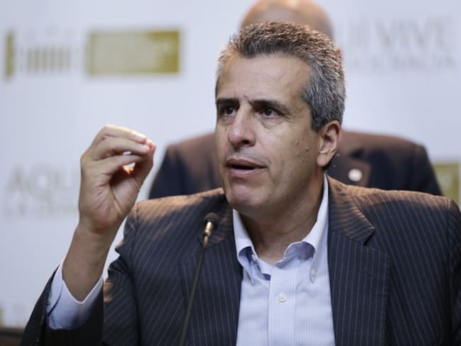 “Fue una grosería”: Luis Fernando Velasco sobre modificación a Ley de Garantías