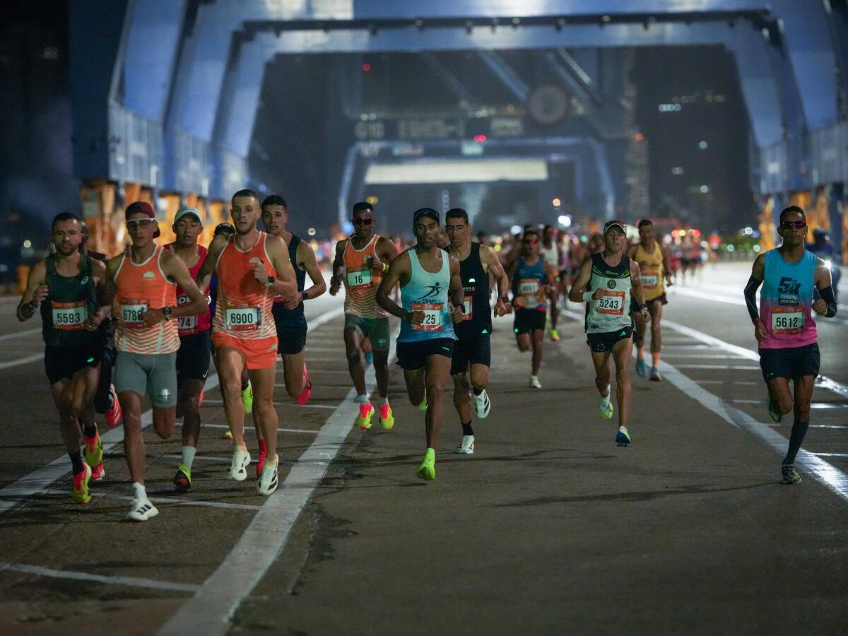 9.000 atletas demostraron su pasión por el running en la Media Maratón del Mar: aquí los ganadores