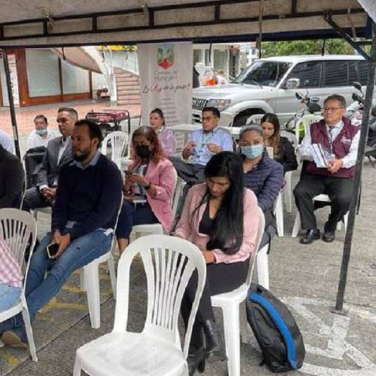 En Manizales, ciudadanos no aguantan más las filas para reclamar sus medicamentos