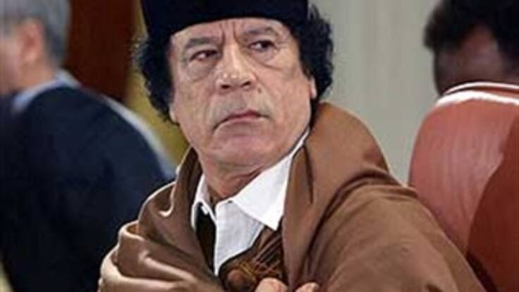 Corte Penal Internacional emite orden de arresto contra Gadafi