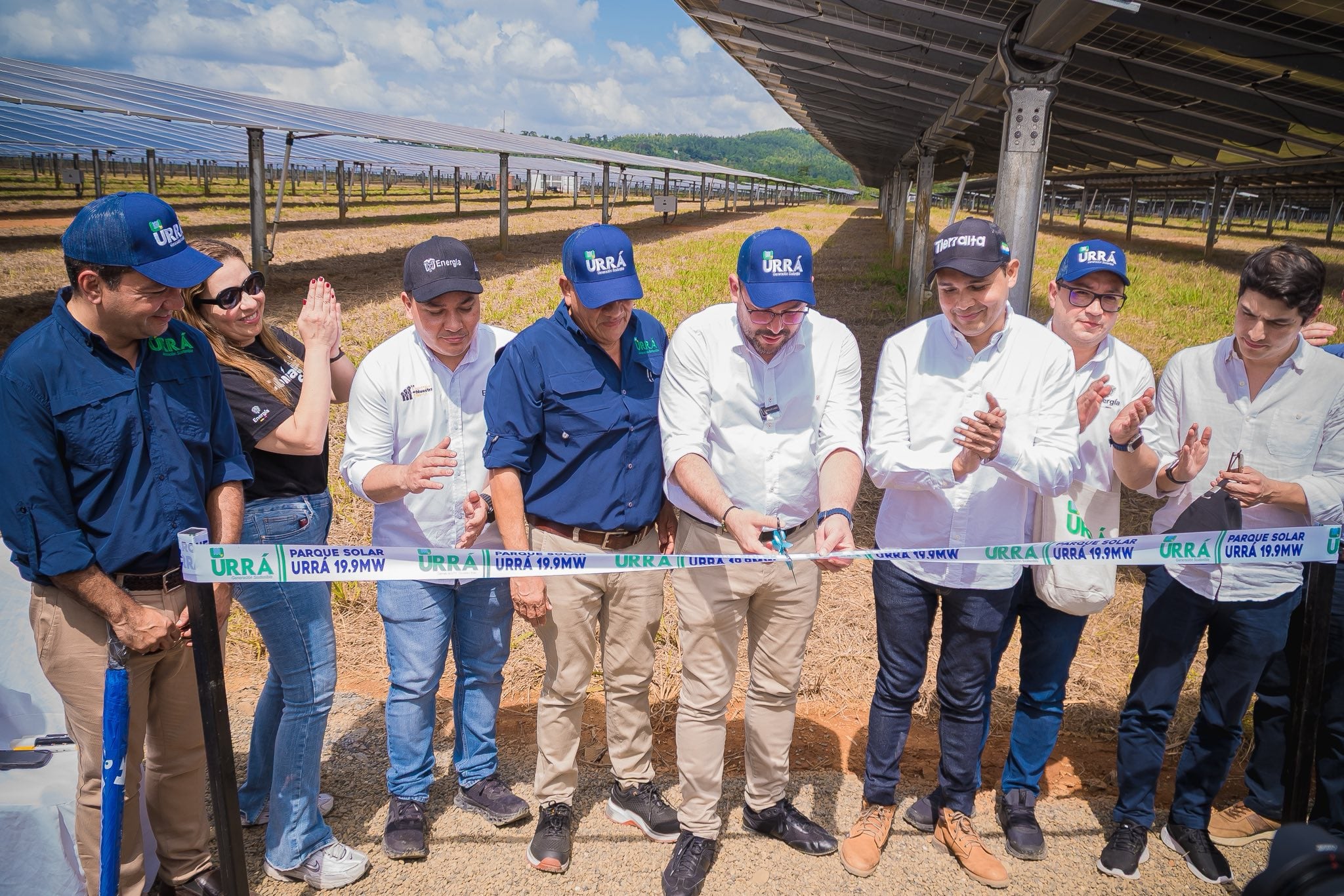 Urrá inaugura en Tierralta el mayor parque solar de Córdoba, clave para la transición energética nacional.