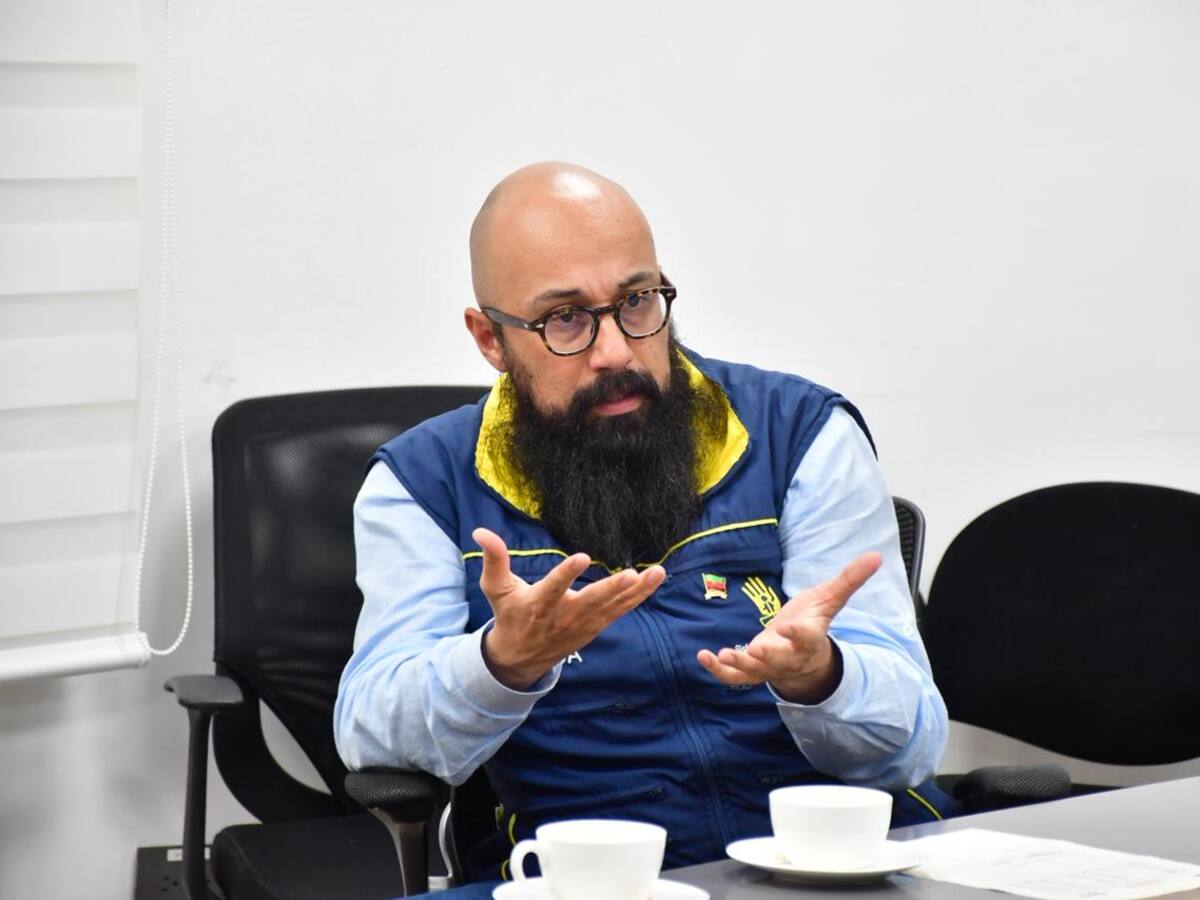Carlos Carrillo defendió al presidente Petro y criticó el proyecto de Abelardo de la Espriella