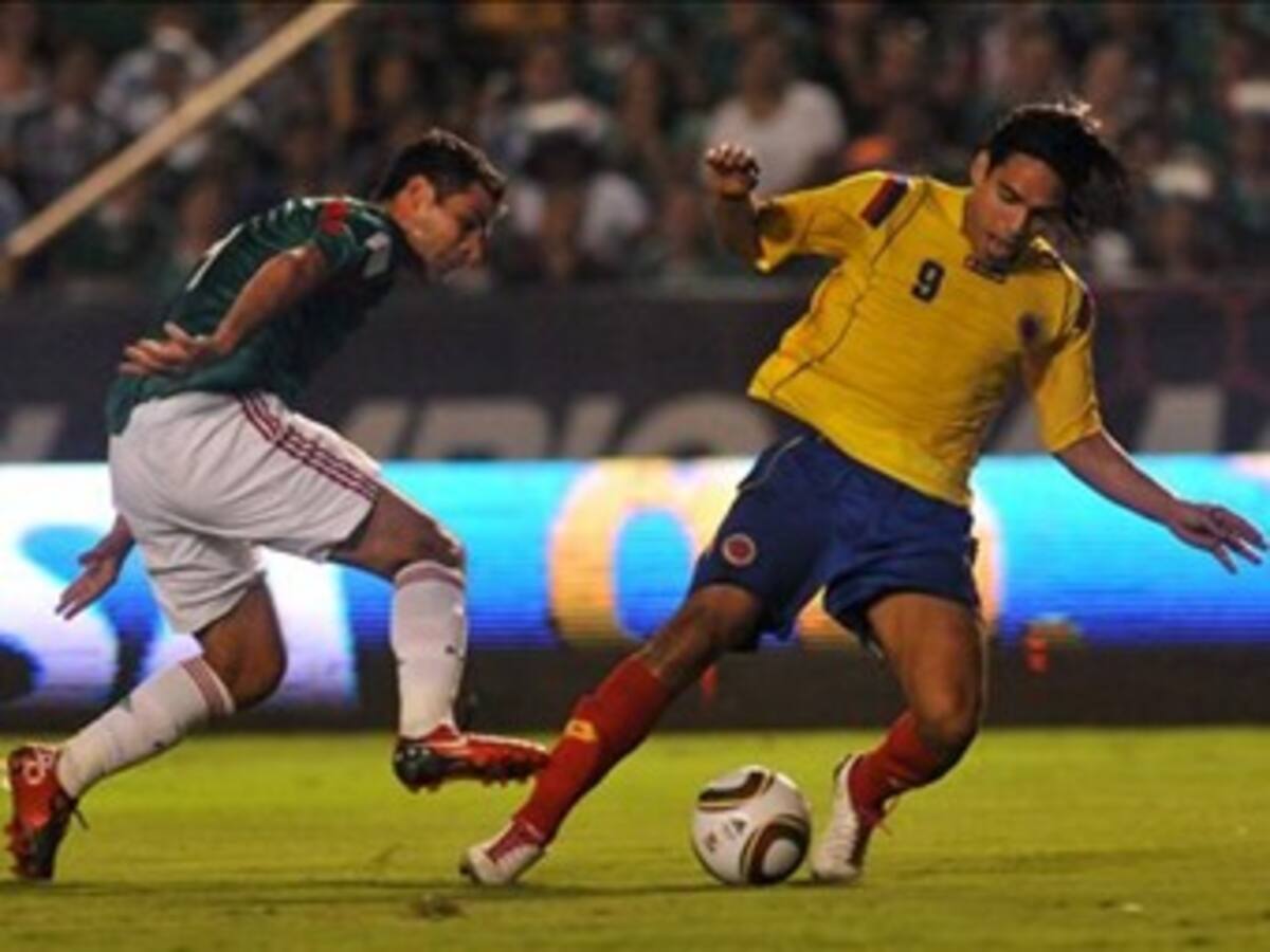 México derrotó 1-0 a Colombia en amistoso en Monterrey