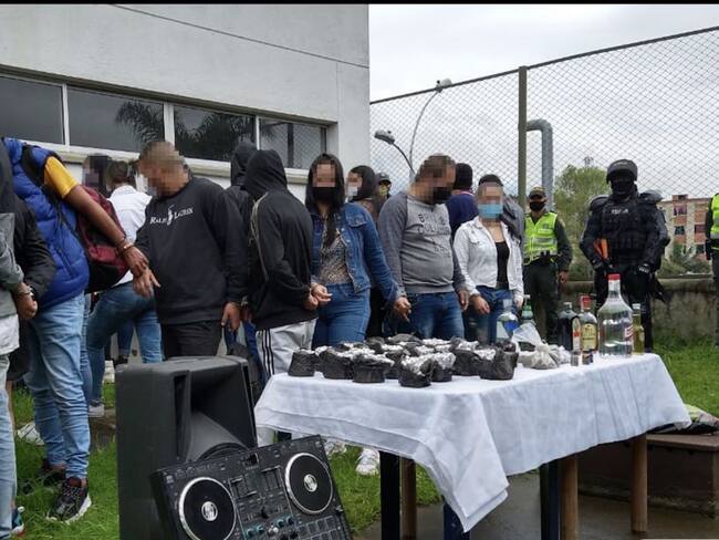 30 personas fueron sorprendidas en una fiesta clandestina en Caldas