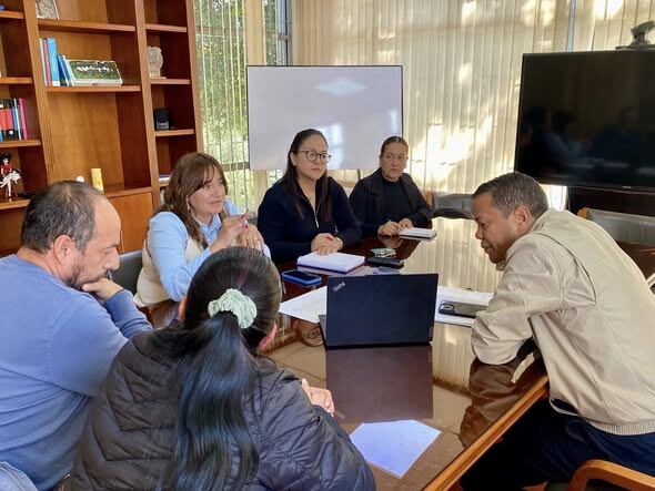 La secretaria de Salud de Boyacá, Ingrid Galán, se reunió  con directivos de la E.P.S Sanitas y el gestor farmacéutico de Colsubsidio / Foto: Suministrada.