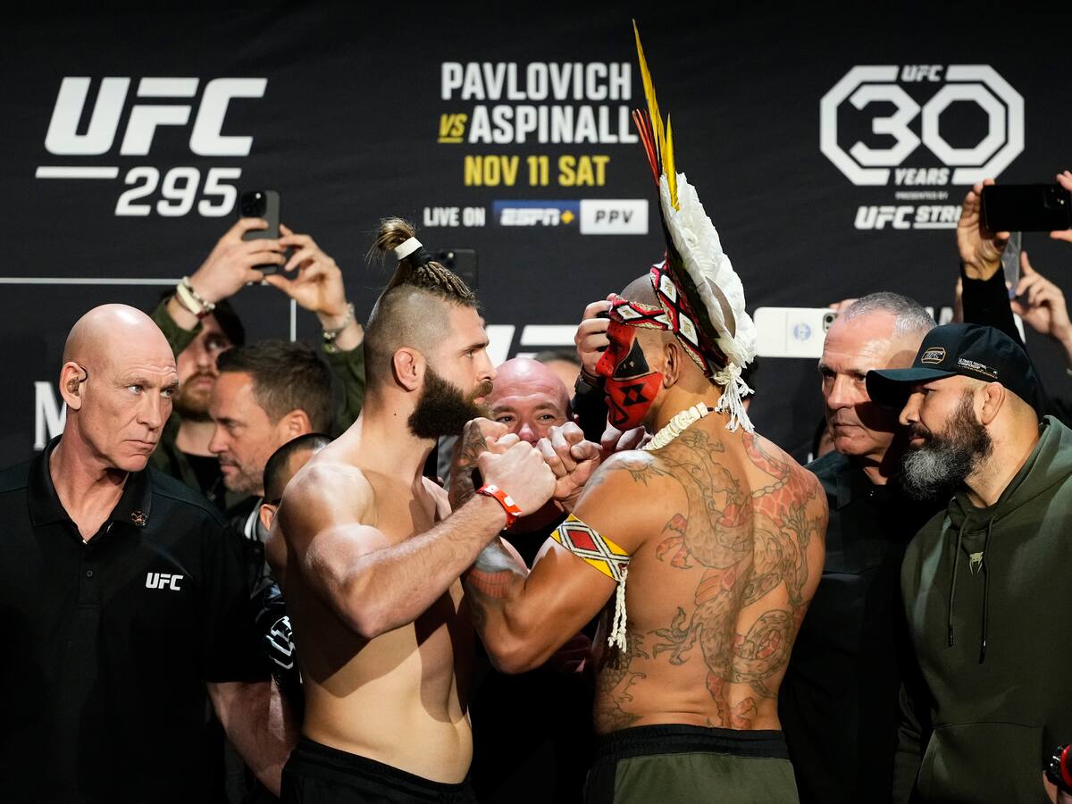 Reviva Procházka vs. Pereira en UFC 295: minuto a minuto de las peleas