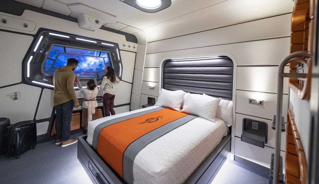 "Star Wars: Galactic Starcruiser"