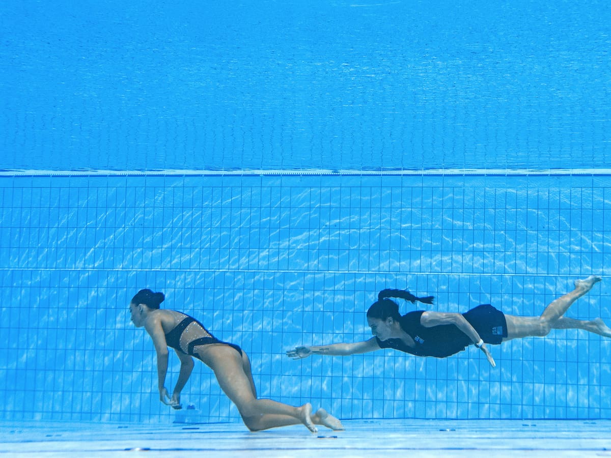 Fotos: así fue el rescate de la nadadora Anita Álvarez tras desmayarse en la piscina