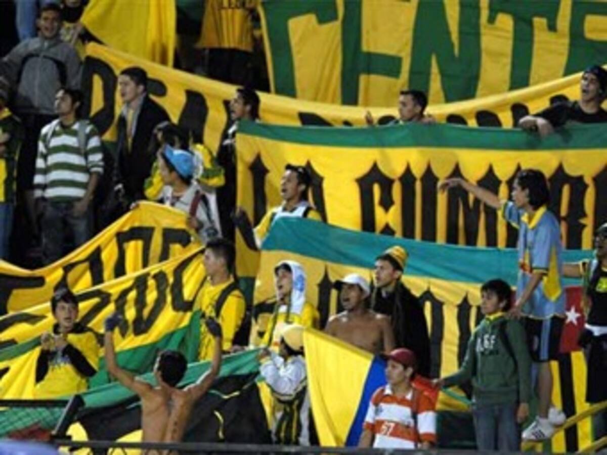 Hinchas del Bucaramanga advierten pelea inminente con aficionados de Atlético Nacional