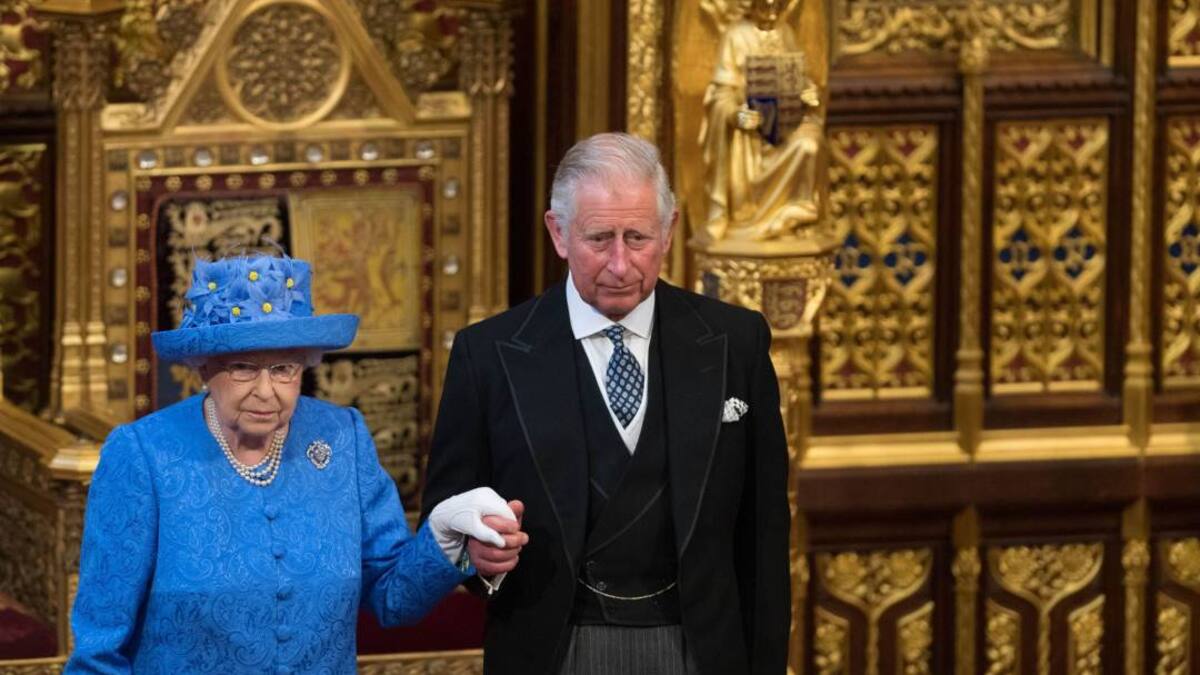 Carlos III recuerda “con gran cariño” a su madre, Isabel II, un año después de su muerte