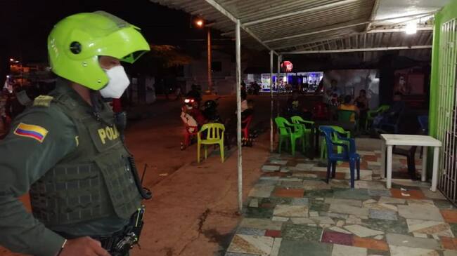 Se registró la detención de una pareja que habría agredido con arma cortopunzante a una niña de tres meses