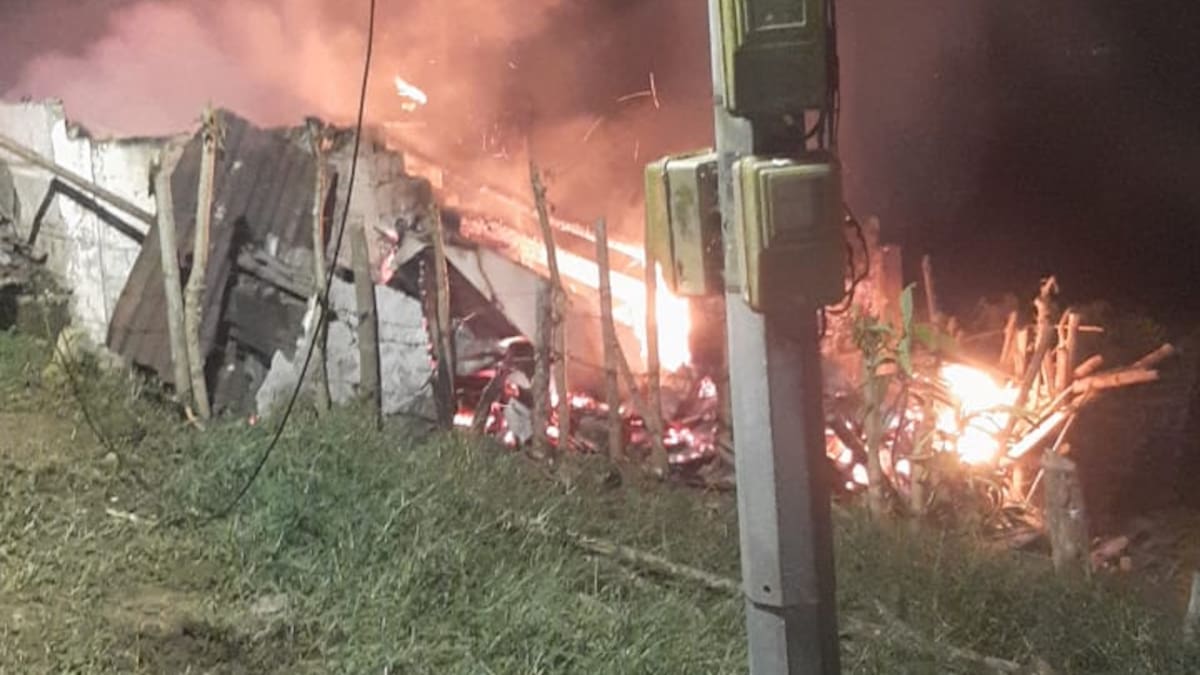 Incendio estructural consumió por completó una vivienda en la vereda El Limón de la Merced, Caldas
