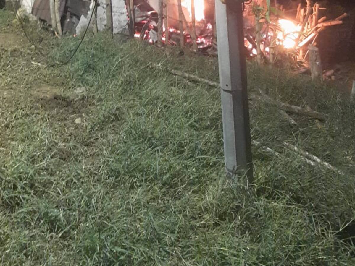 Incendio estructural consumió por completó una vivienda en la vereda El Limón de la Merced, Caldas