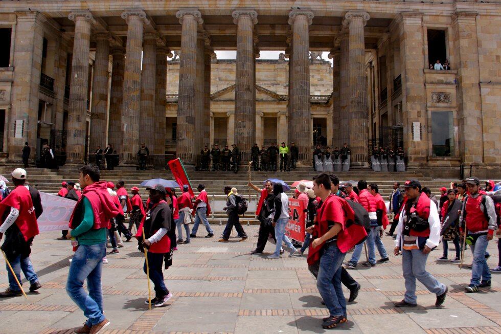 Docentes e indígenas arribaron a la capital de la República en donde llevaran acabo marchas para llamar la atención del Gobierno.