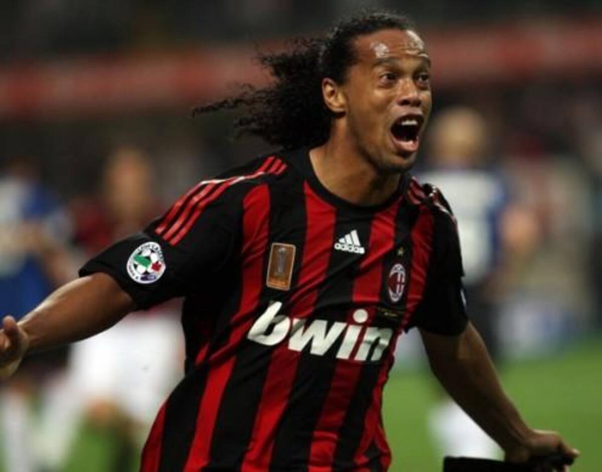 El día de hoy el crack brasileño cumple 34 años, Caracol Radio le muestra sus mejores momentos.