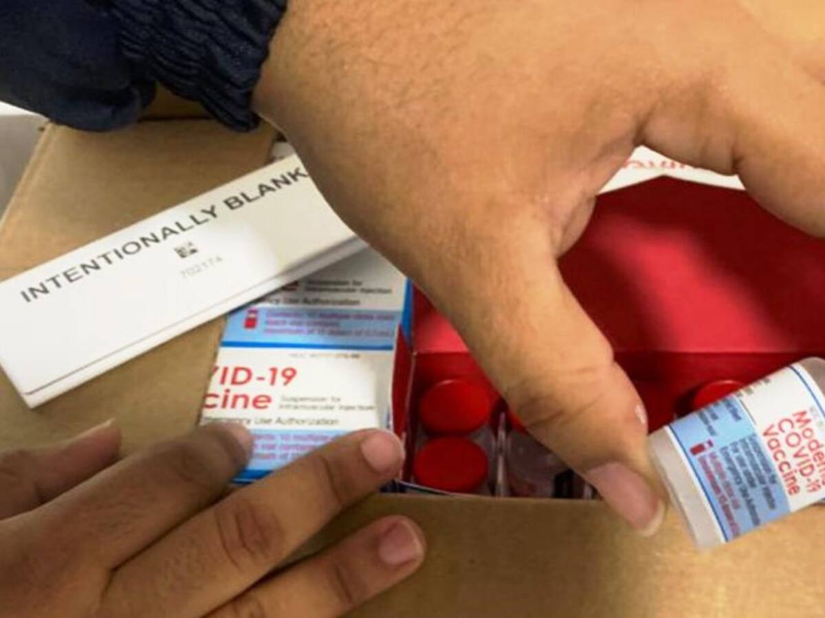 Por vacunas congeladas no se pudo reanudar aplicación de primeras dosis