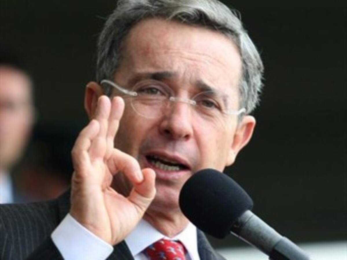 Presidente Uribe defiende TLC con Europa
