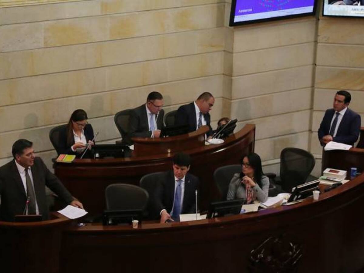 Congreso no logra acuerdo para definir elección del nuevo contralor