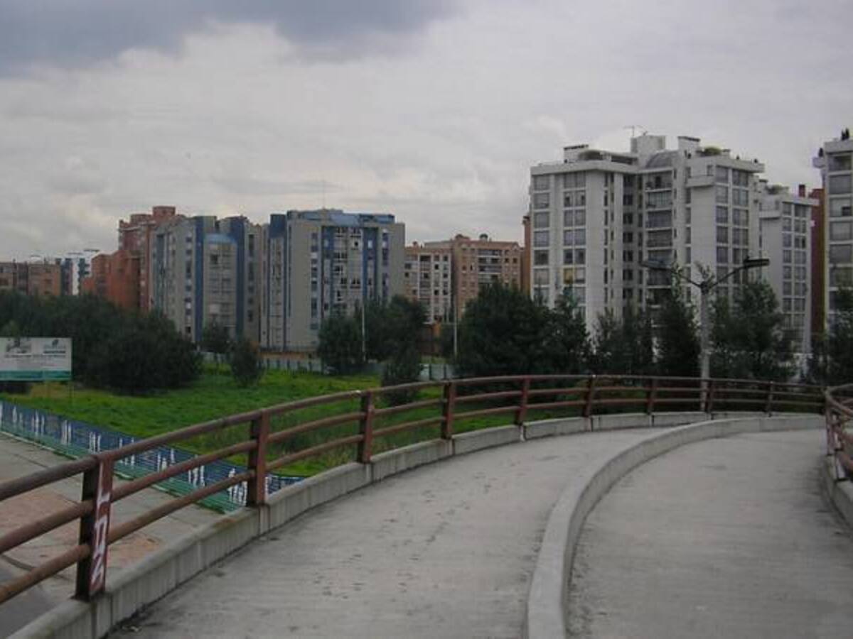 Investigan dos atracos masivos dentro de conjuntos residenciales en Bogotá