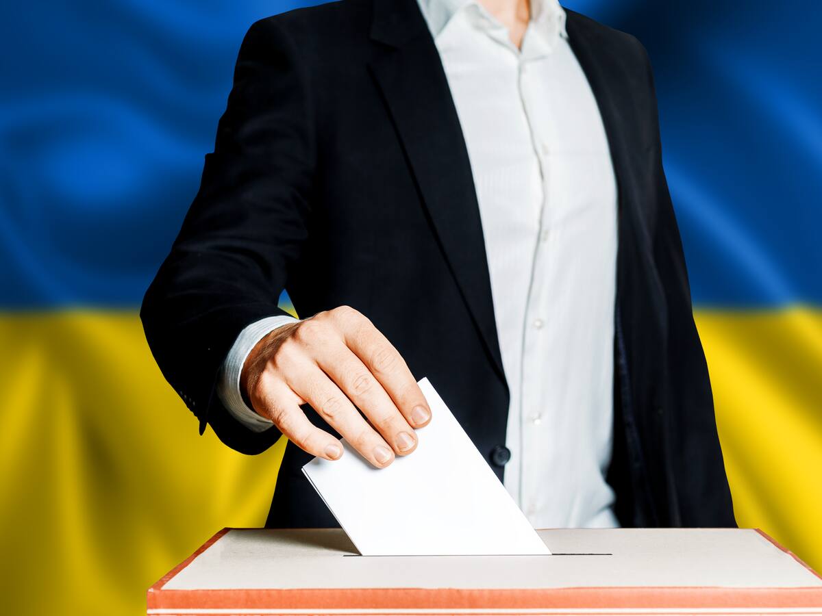 ¿Es posible que Ucrania convoque a elecciones en medio de la guerra con Rusia? Exfiscal lo analiza