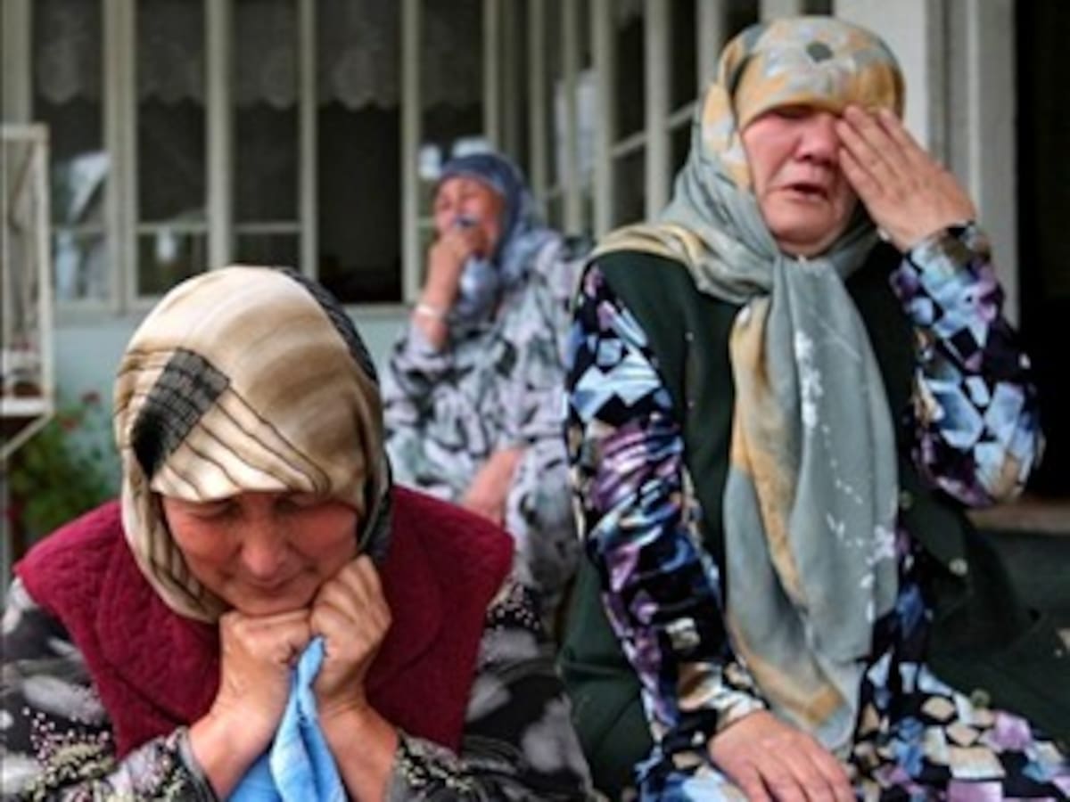 Violencia interétnica en Kirguizistán genera 400.000 desplazados y refugiados