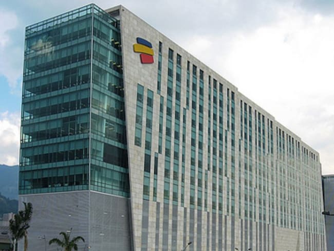 Bancolombia advierte sobre mensajes falsos que captan información