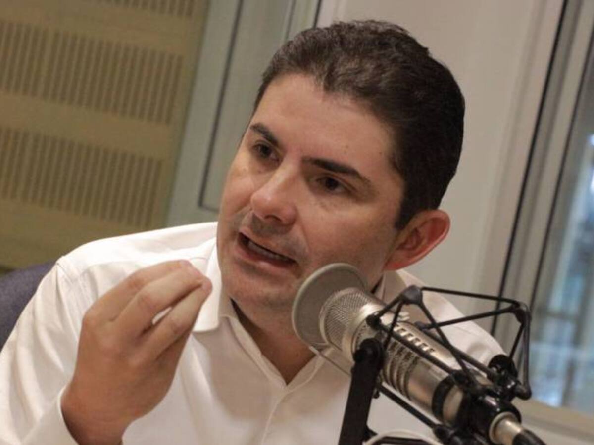 Renuncia de Andrade fue una decisión acertada para no paralizar el sector infraestructura: Henao