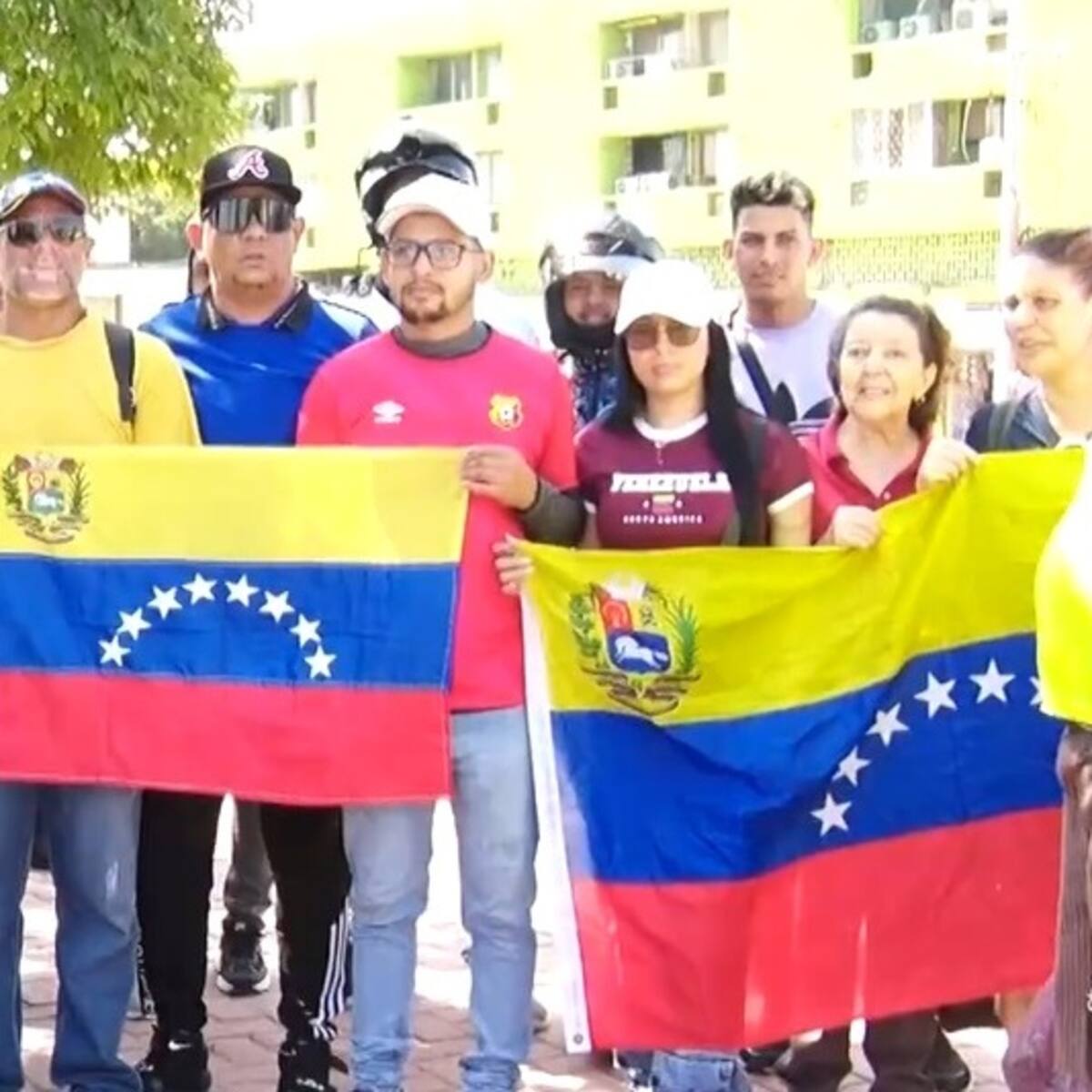Venezolanos en Cartagena realizan plantón en rechazo a Nicolás Maduro