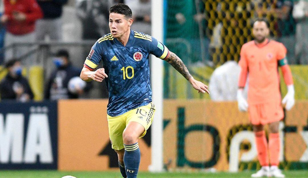 James Rodríguez con Colombia enfrentando a Brasil en 2021